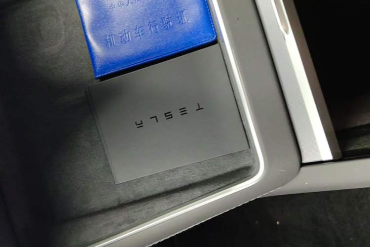 Used Tesla Model Y 2025 Rear-Wheel-Drive Version Interior 1
