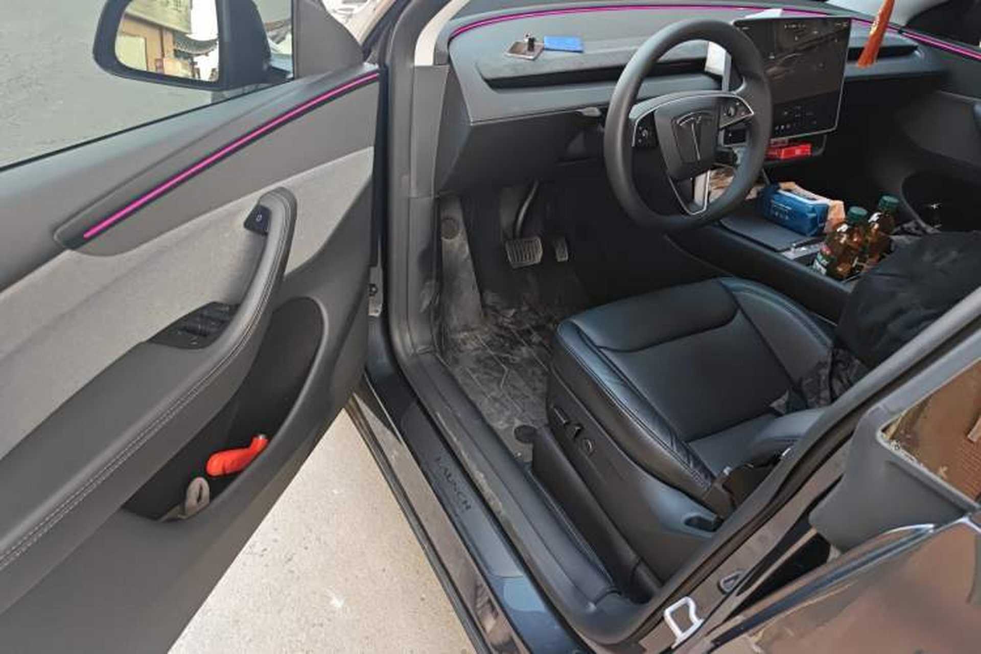 Used Tesla Model Y 2025 Rear-Wheel-Drive Version Interior 3