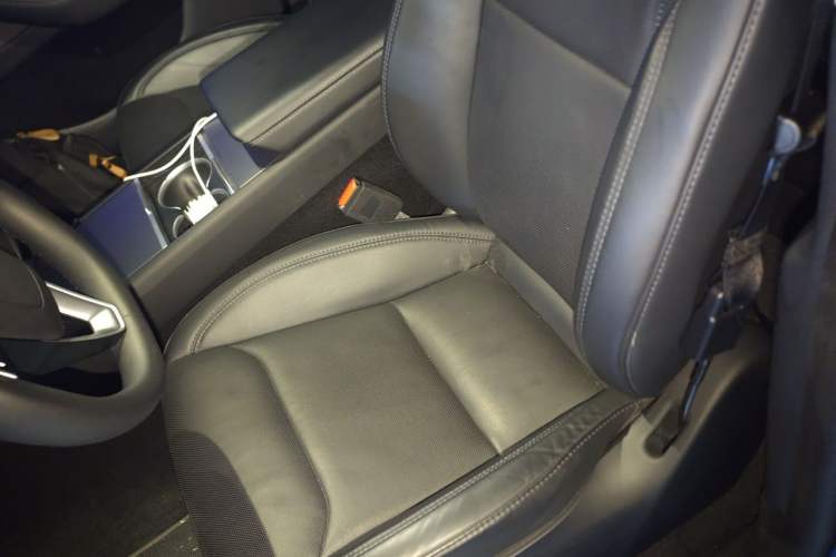 Used Tesla Model Y 2025 Rear-Wheel-Drive Version Left Front Seat
