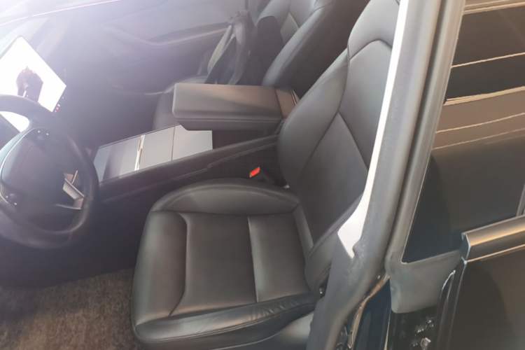 Used Tesla Model Y 2025 Rear-Wheel-Drive Version Left Front Seat