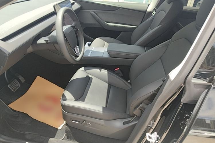 Used Tesla Model Y 2025 Rear-Wheel-Drive Version Left Front Seat