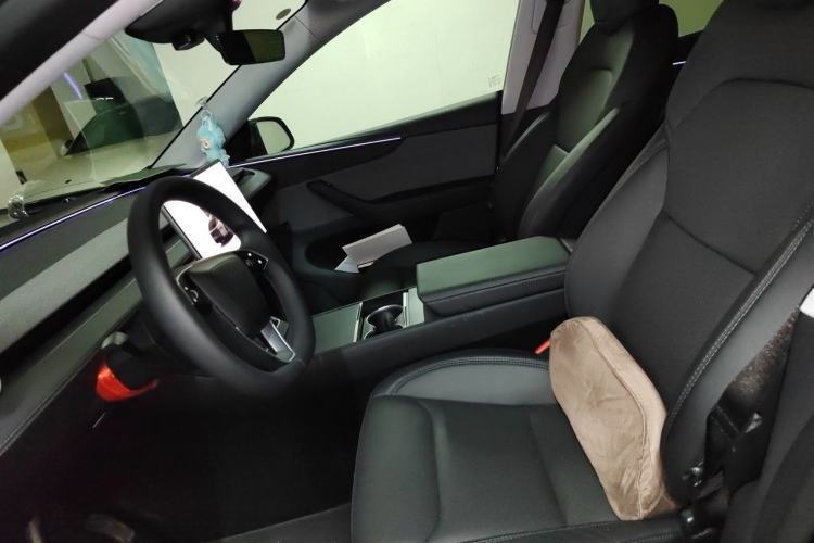Used Tesla Model Y 2025 Rear-Wheel-Drive Version Left Front Seat