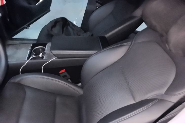 Used Tesla Model Y 2025 Rear-Wheel-Drive Version Left Front Seat