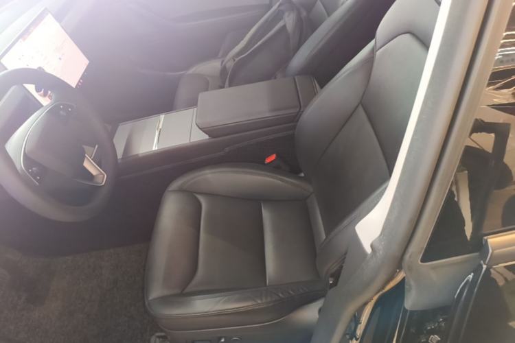 Used Tesla Model Y 2025 Rear-Wheel-Drive Version Left Front Seat