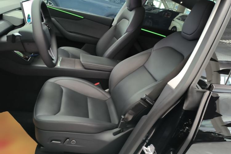 Used Tesla Model Y 2025 Rear-Wheel-Drive Version Left Front Seat