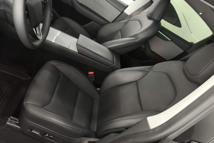 Used Tesla Model Y 2025 Rear-Wheel-Drive Version Left Front Seat