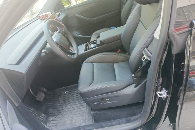 Used Tesla Model Y 2025 Updated Version Long-Range All-Wheel Drive Left Front Seat