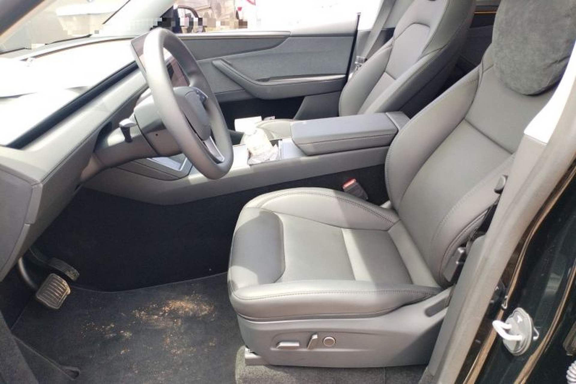 Used Tesla Model Y 2025 Rear-Wheel-Drive Version Left Front Seat