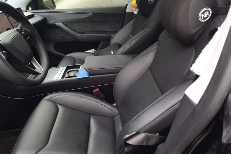Used Tesla Model Y 2025 Long-Range All-Wheel-Drive Version Left Front Seat