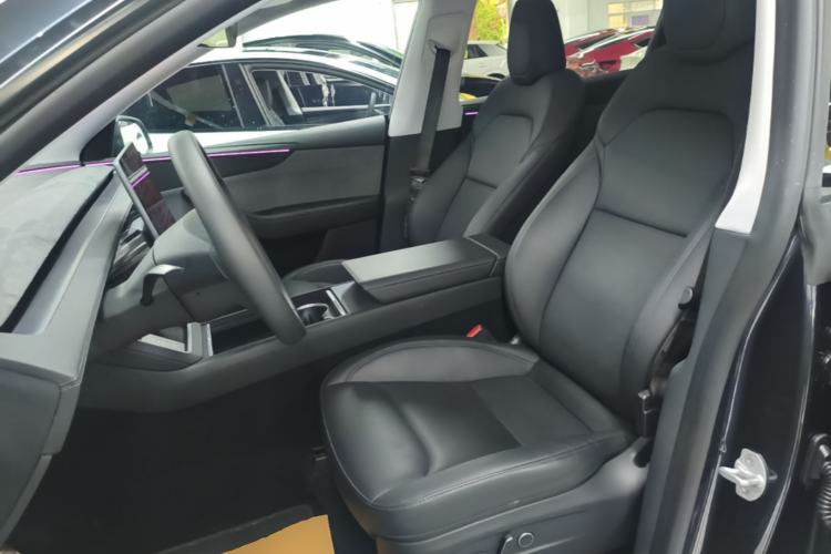 Used Tesla Model Y 2025 Rear-Wheel Drive First Edition Left Front Seat