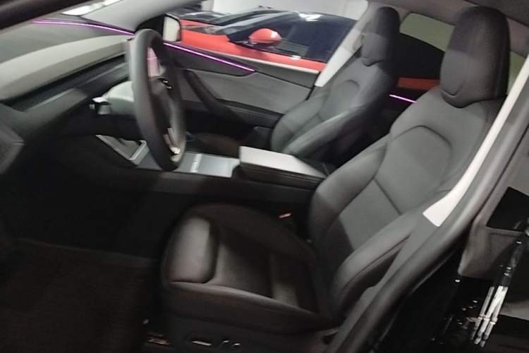 Used Tesla Model Y 2025 Rear-Wheel-Drive Version Left Front Seat