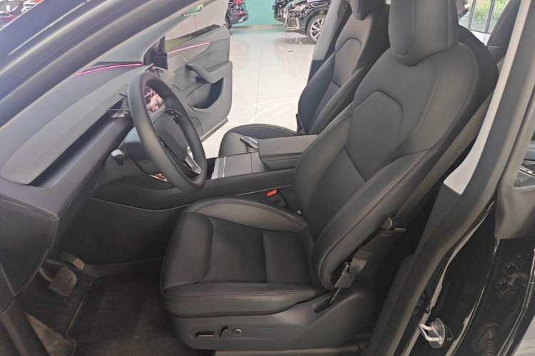 Used Tesla Model Y 2025 Updated Version Long-Range All-Wheel Drive Left Front Seat