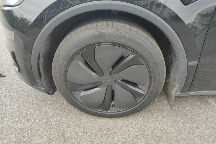 Used Tesla Model Y 2025 Rear-Wheel-Drive Version Left Front Wheel Hub