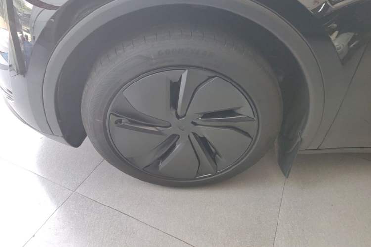 Used Tesla Model Y 2025 Rear-Wheel-Drive Version Left Front Wheel Hub