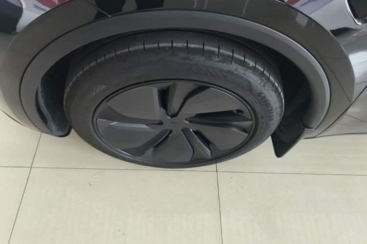 Used Tesla Model Y 2025 Rear-Wheel-Drive Version Left Front Wheel Hub