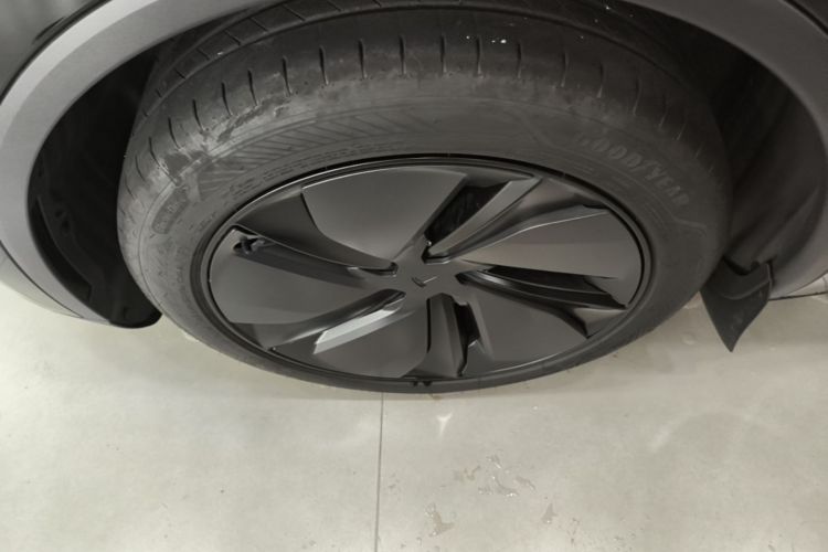 Used Tesla Model Y 2025 Rear-Wheel-Drive Version Left Front Wheel Hub