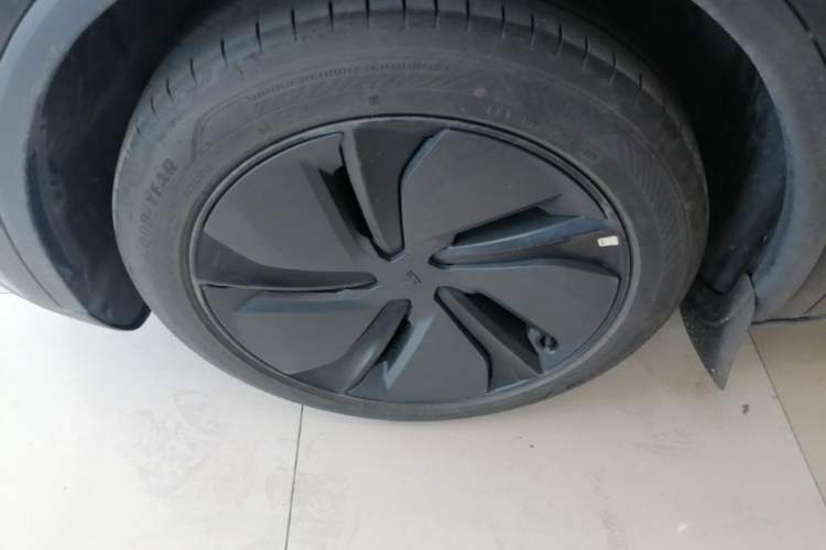 Used Tesla Model Y 2025 Rear-Wheel-Drive Version Left Front Wheel Hub