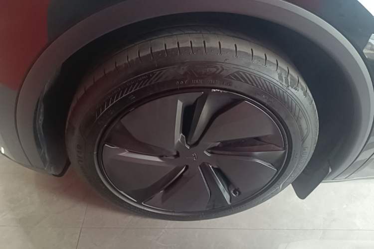 Used Tesla Model Y 2025 Rear-Wheel-Drive Version Left Front Wheel Hub