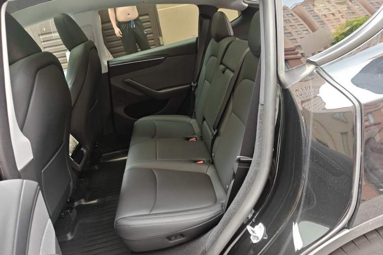 Used Tesla Model Y 2025 Rear-Wheel-Drive Version Left Rear Seat