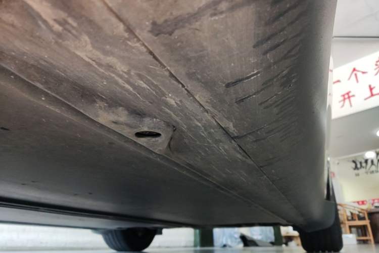 Used Tesla Model Y 2025 Rear-Wheel-Drive Version Left Side Sill