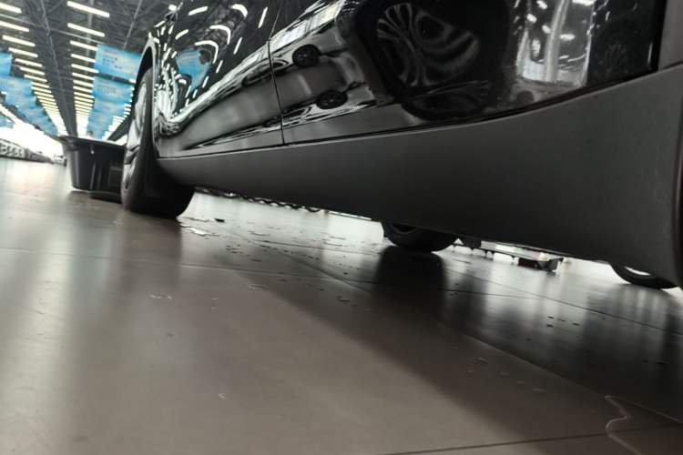 Used Tesla Model Y 2025 Rear-Wheel-Drive Version Left Side Sill