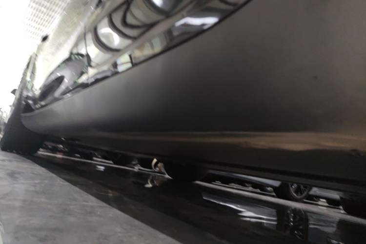 Used Tesla Model Y 2025 Long-Range All-Wheel-Drive Version Left Side Sill