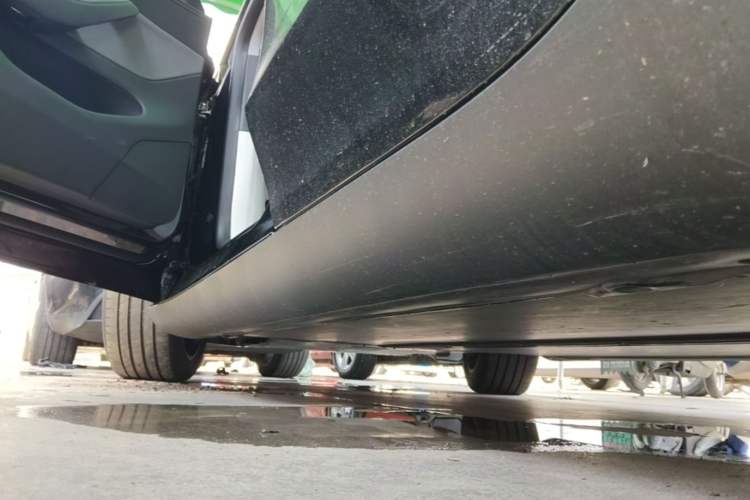 Used Tesla Model Y 2025 Rear-Wheel-Drive Version Left Side Sill