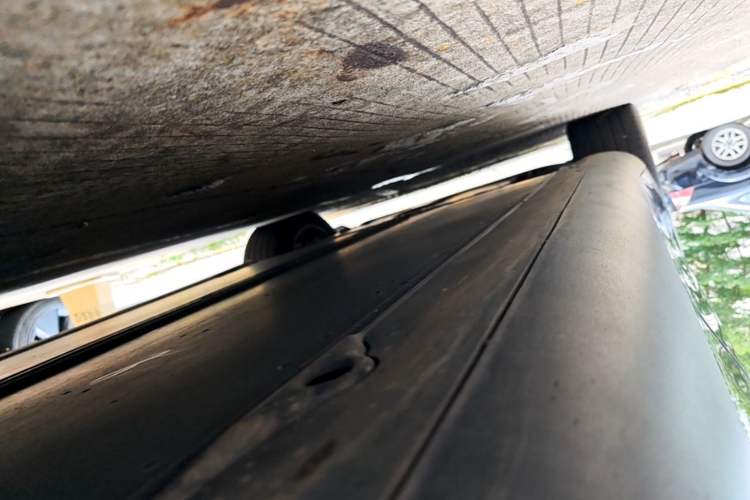 Used Tesla Model Y 2025 Rear-Wheel Drive First Edition Left Side Sill