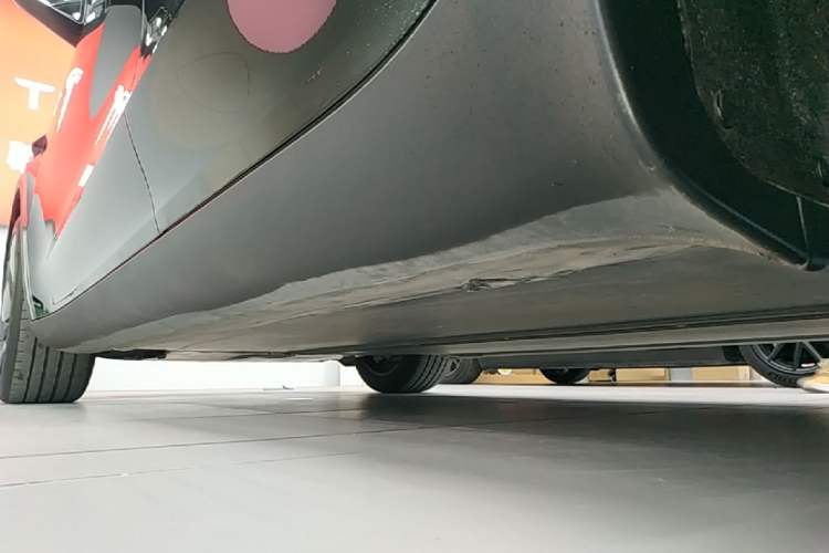 Used Tesla Model Y 2025 Rear-Wheel-Drive Version Left Side Sill