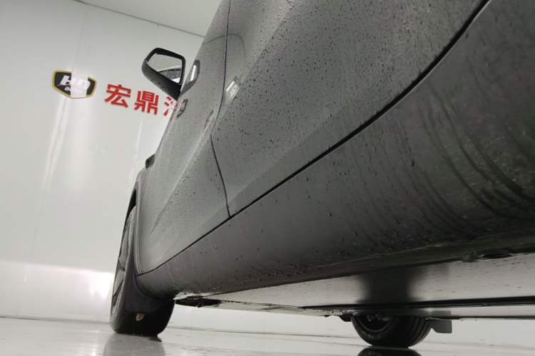 Used Tesla Model Y 2025 Rear-Wheel-Drive Version Left Side Sill
