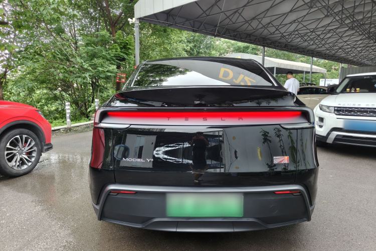 Used Tesla Model Y 2025 Long-Range All-Wheel-Drive Version Rear