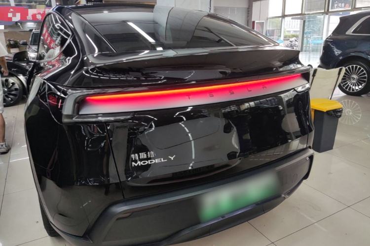 Used Tesla Model Y 2025 Rear-Wheel-Drive Version Rear