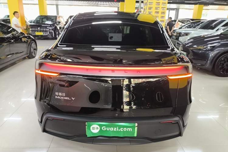 Used Tesla Model Y 2025 Rear-Wheel-Drive Version Rear