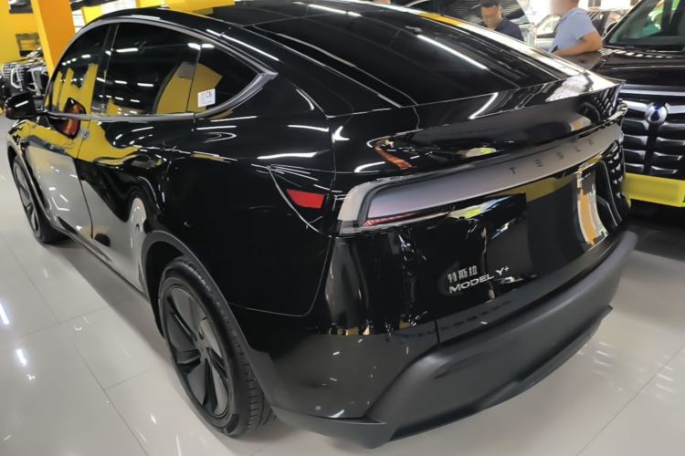 Used Tesla Model Y 2025 Updated Version Long-Range All-Wheel Drive Rear Left 45 Deg