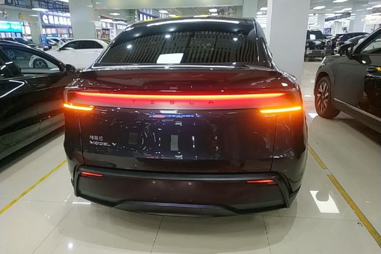 Used Tesla Model Y 2025 Rear-Wheel-Drive Version Rear