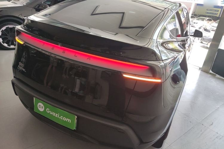 Used Tesla Model Y 2025 Rear-Wheel-Drive Version Rear Right 45 Deg