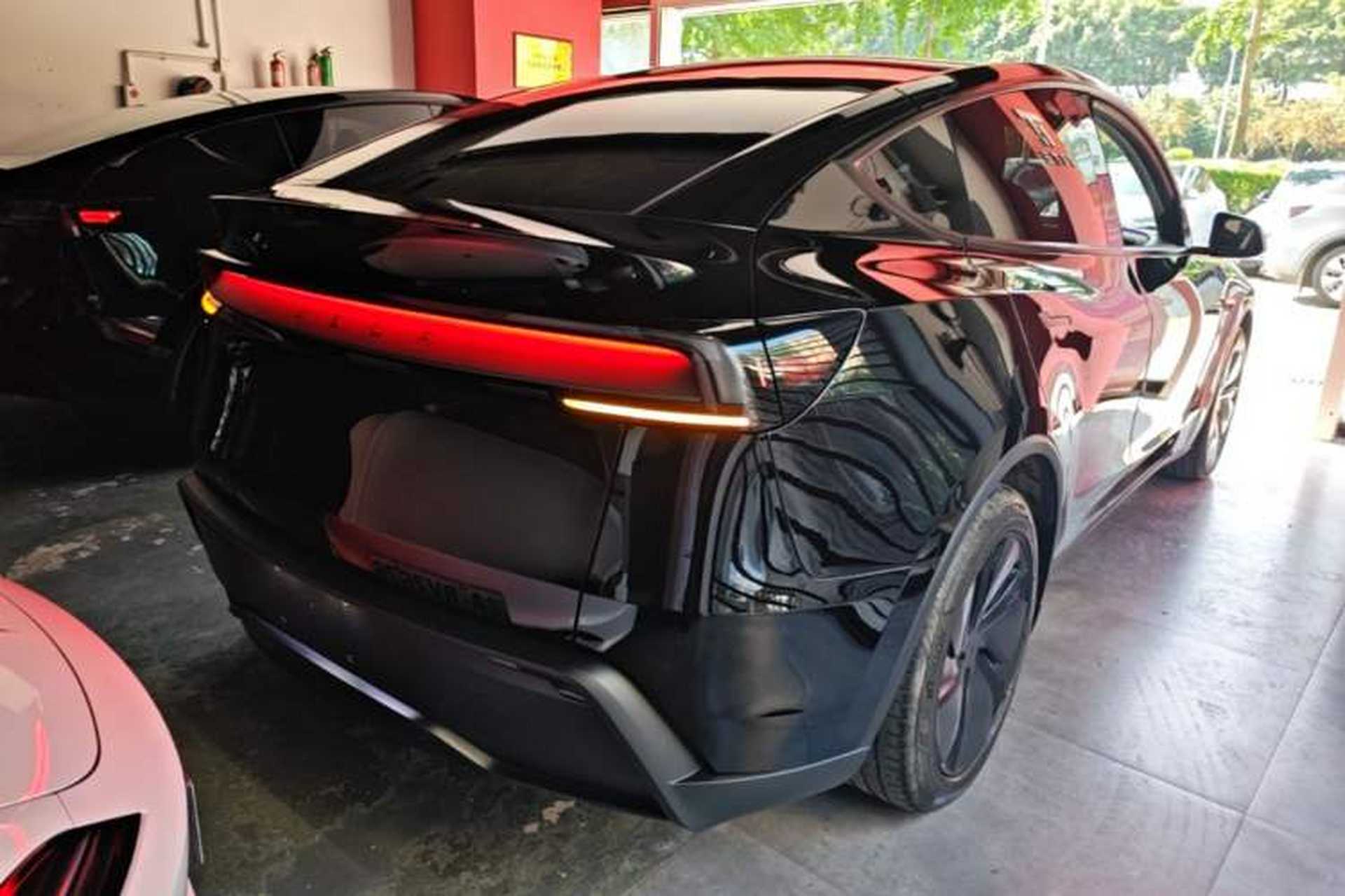 Used Tesla Model Y 2025 Long-Range All-Wheel-Drive Version Rear Right 45 Deg