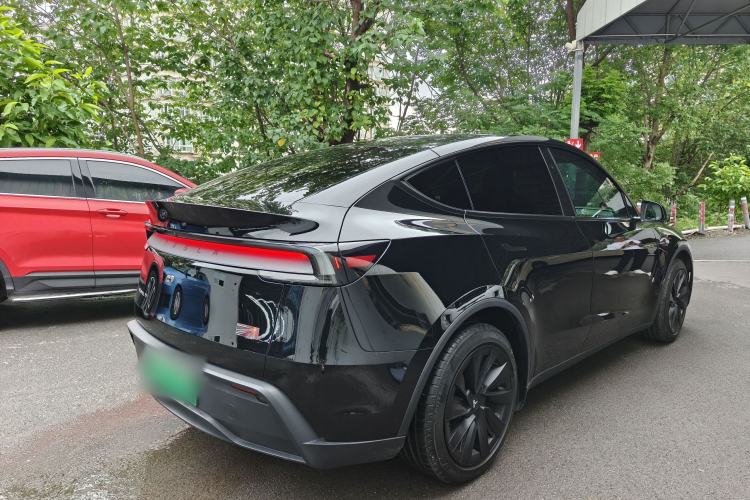 Used Tesla Model Y 2025 Long-Range All-Wheel-Drive Version Rear Right 45 Deg