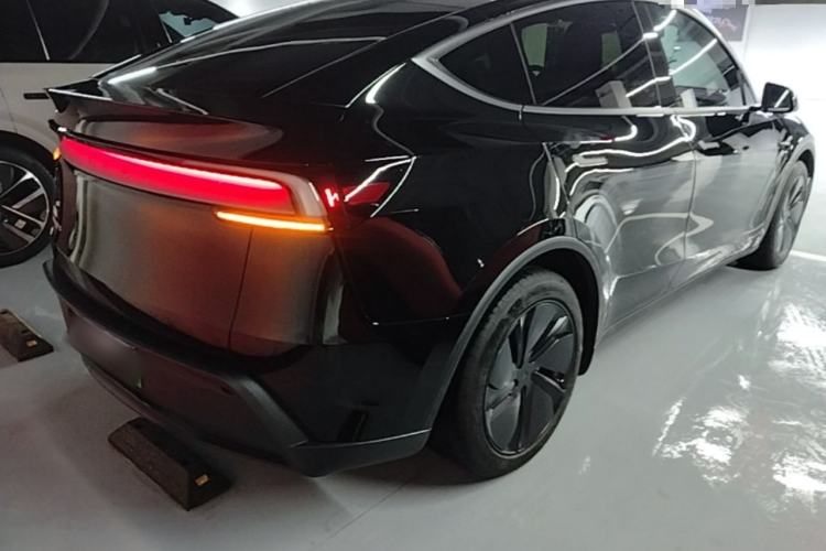 Used Tesla Model Y 2025 Rear-Wheel-Drive Version Rear Right 45 Deg