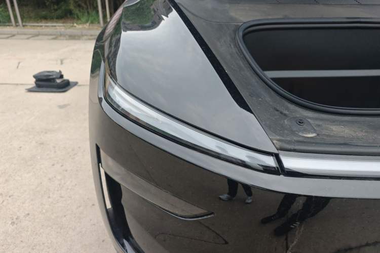 Used Tesla Model Y 2025 Rear-Wheel-Drive Version Right Front Headlight