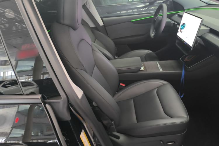 Used Tesla Model Y 2025 Rear-Wheel-Drive Version Right Front Seat