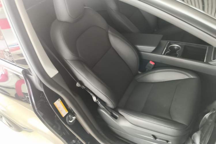 Used Tesla Model Y 2025 Rear-Wheel-Drive Version Right Front Seat