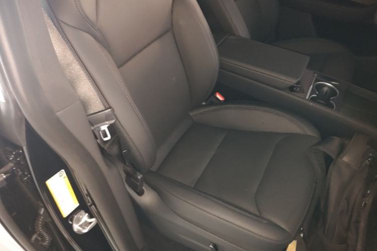 Used Tesla Model Y 2025 Rear-Wheel-Drive Version Right Front Seat