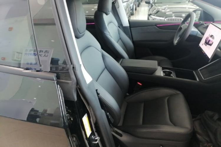 Used Tesla Model Y 2025 Rear-Wheel-Drive Version Right Front Seat