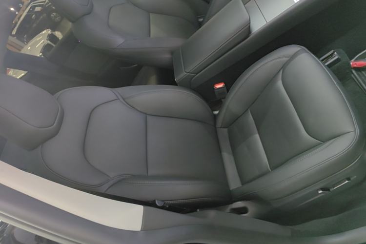 Used Tesla Model Y 2025 Long-Range All-Wheel-Drive Version Right Front Seat