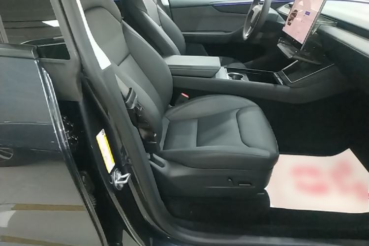 Used Tesla Model Y 2025 Rear-Wheel-Drive Version Right Front Seat
