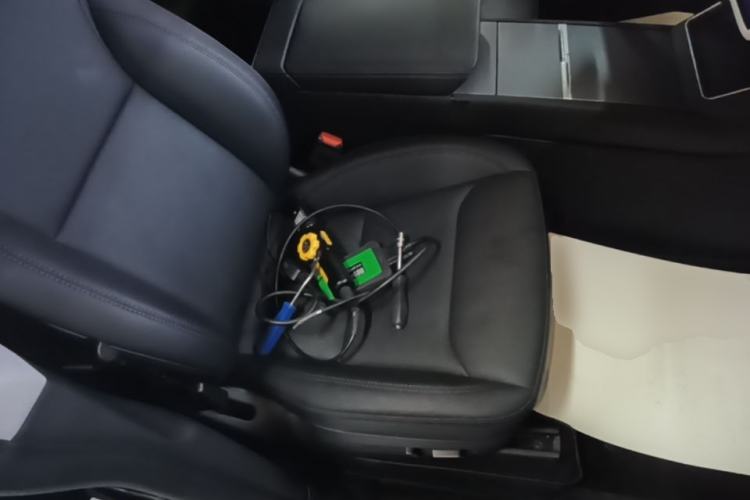 Used Tesla Model Y 2025 Updated Version Long-Range All-Wheel Drive Right Front Seat