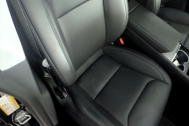 Used Tesla Model Y 2025 Updated Version Long-Range All-Wheel Drive Right Front Seat