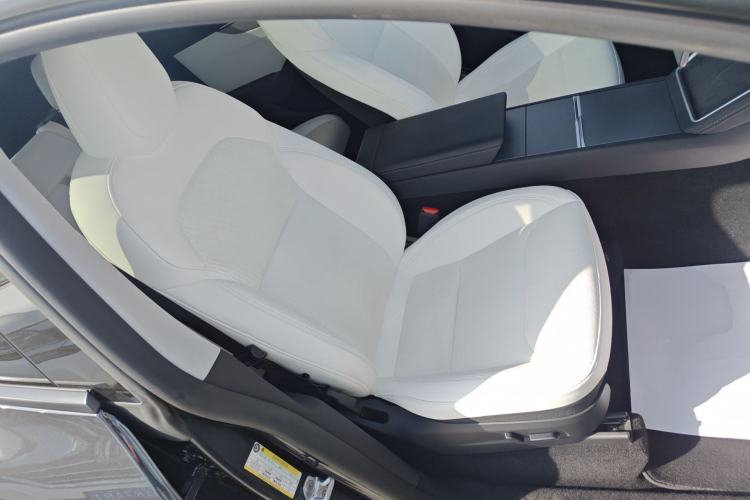 Used Tesla Model Y 2025 Rear-Wheel Drive First Edition Right Front Seat