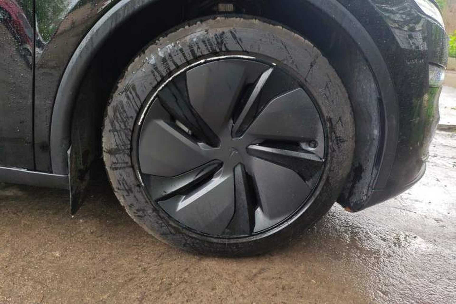 Used Tesla Model Y 2025 Rear-Wheel-Drive Version Right Front Wheel Hub